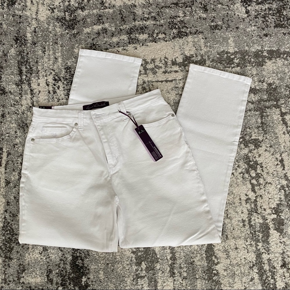 Gloria Vanderbilt || white Amanda tapered jeans